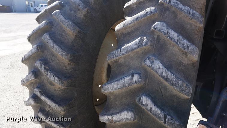 image for item DA1467 1995 Ford 8770 MFWD tractor