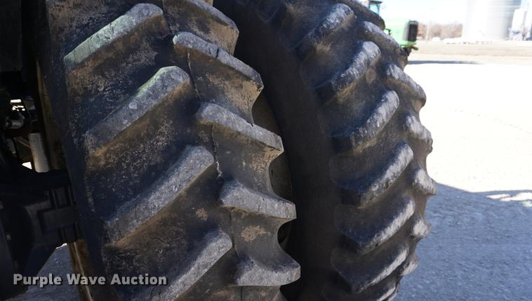 image for item DA1467 1995 Ford 8770 MFWD tractor