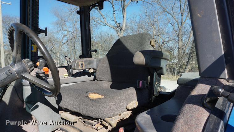 image for item DA1468 1995 Ford 8970 MFWD tractor