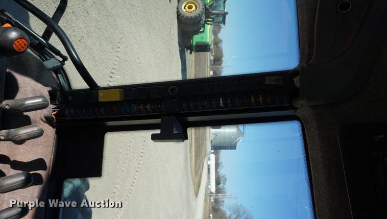 image for item DA1468 1995 Ford 8970 MFWD tractor