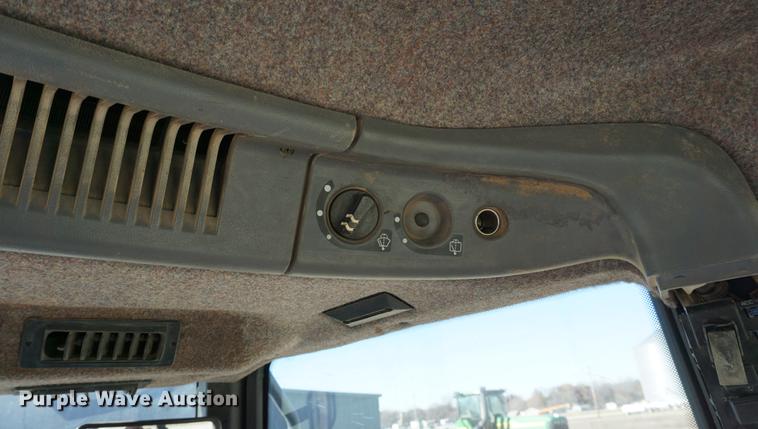 image for item DA1468 1995 Ford 8970 MFWD tractor