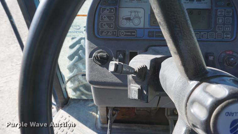 image for item DA1468 1995 Ford 8970 MFWD tractor