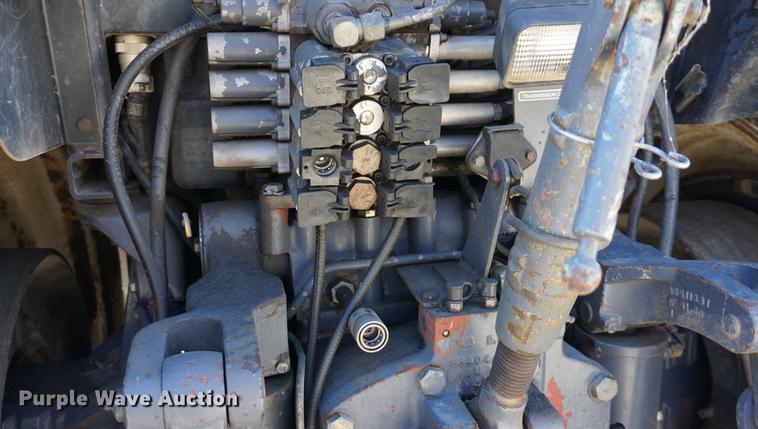 image for item DA1468 1995 Ford 8970 MFWD tractor