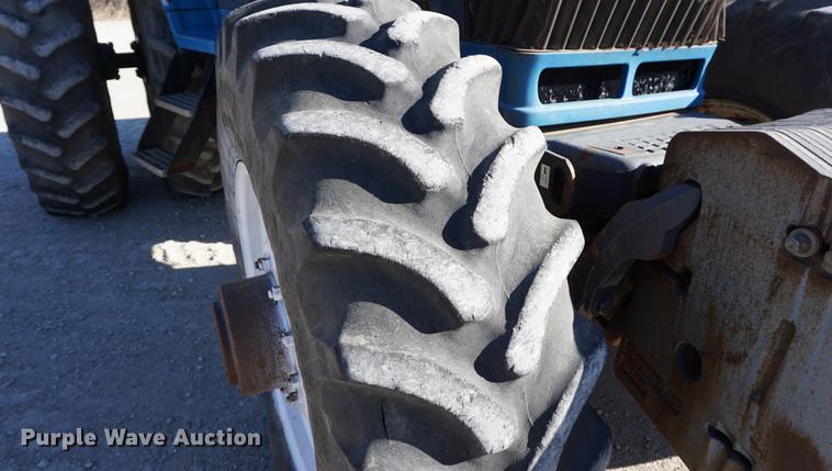 image for item DA1468 1995 Ford 8970 MFWD tractor