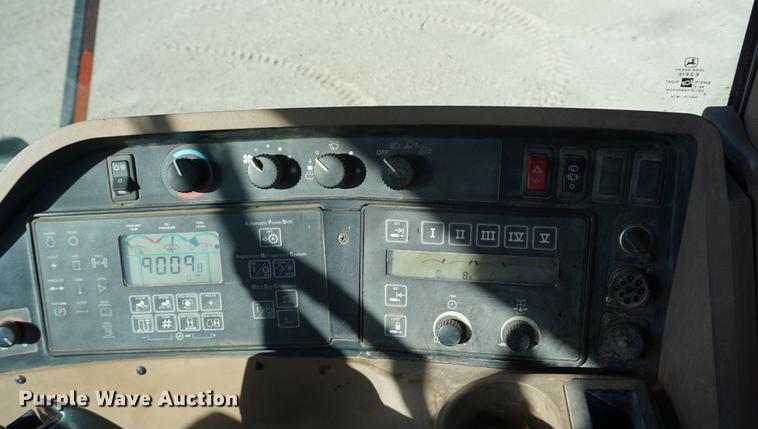 image for item DA1469 2006 John Deere 9520 4WD tractor