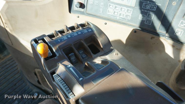 image for item DA1469 2006 John Deere 9520 4WD tractor