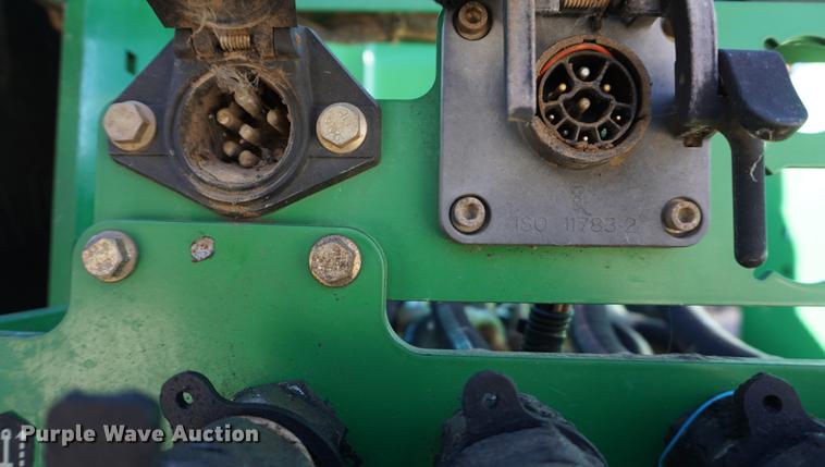 image for item DA1469 2006 John Deere 9520 4WD tractor