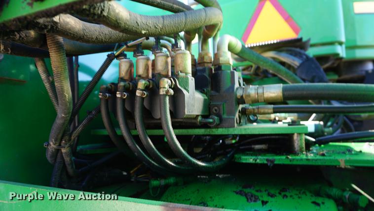 image for item DA1469 2006 John Deere 9520 4WD tractor