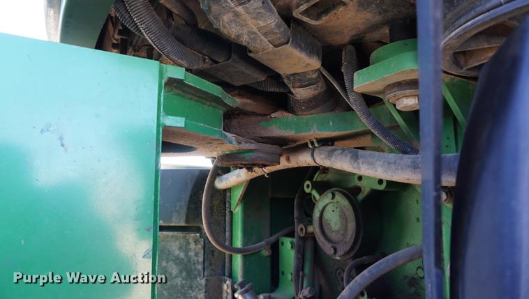 image for item DA1469 2006 John Deere 9520 4WD tractor