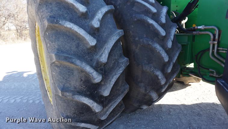 image for item DA1469 2006 John Deere 9520 4WD tractor