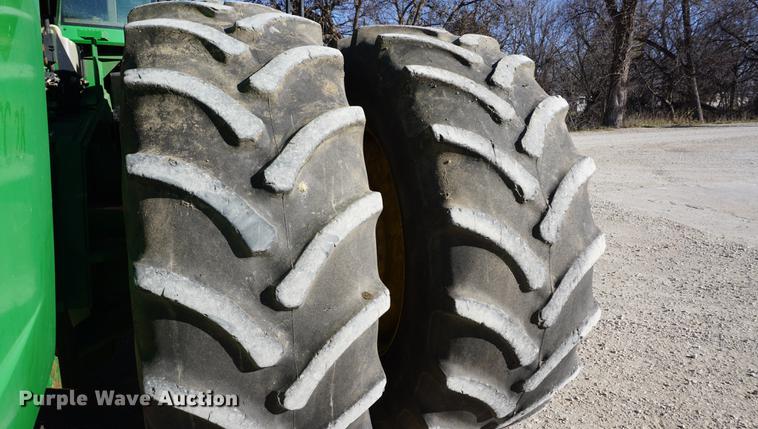 image for item DA1469 2006 John Deere 9520 4WD tractor