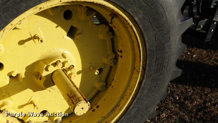 image for item DA1477 1970 John Deere 4020 tractor