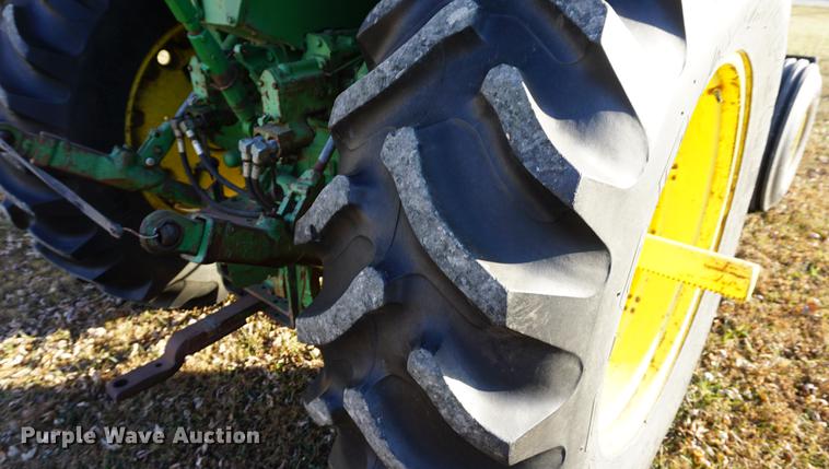 image for item DA1477 1970 John Deere 4020 tractor