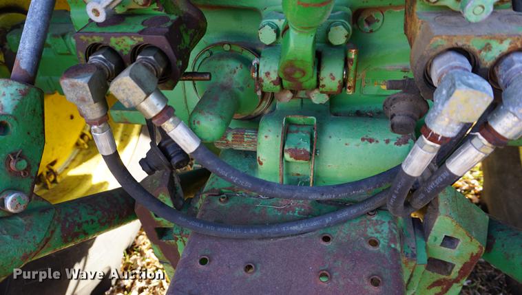 image for item DA1477 1970 John Deere 4020 tractor