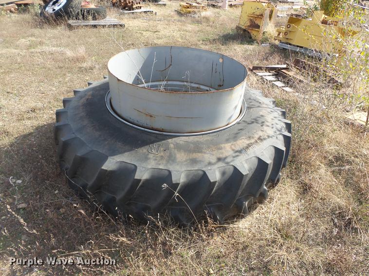 image for item DA2436 2004 Case IH MXM130 MFWD tractor