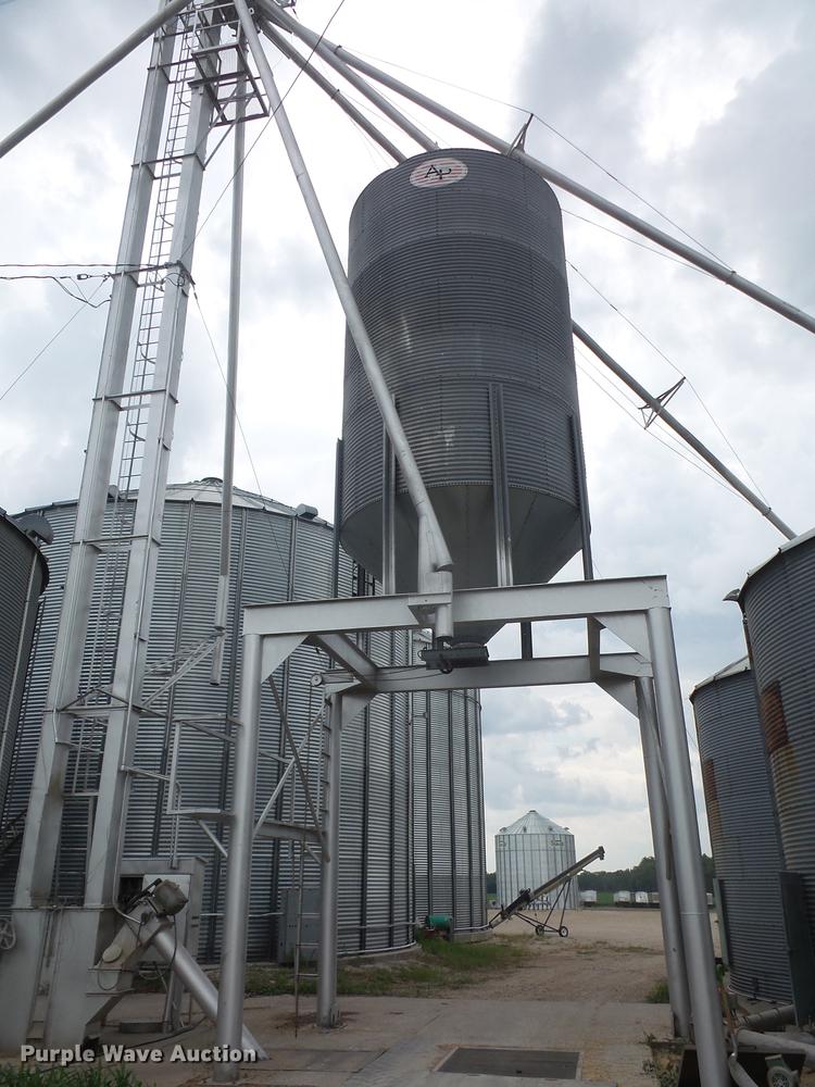 Overhead grain bin in Westphalia, KS Item DB0259 sold Purple Wave