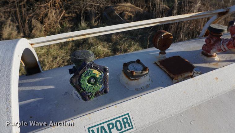 image for item DB0307 Anhydrous ammonia tank