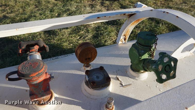 image for item DB0310 Anhydrous ammonia tank