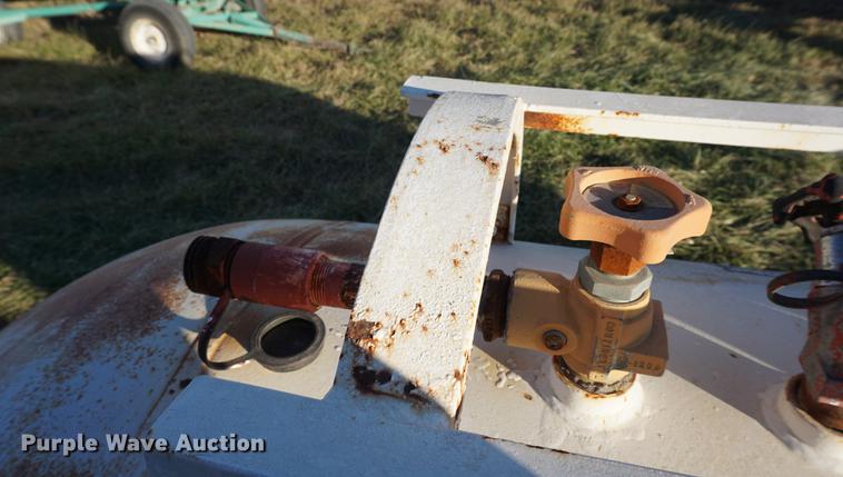 image for item DB0310 Anhydrous ammonia tank