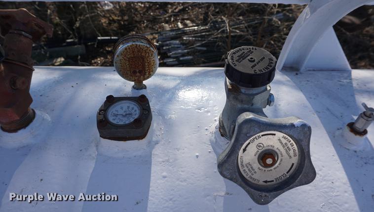 image for item DB0315 Anhydrous ammonia tank