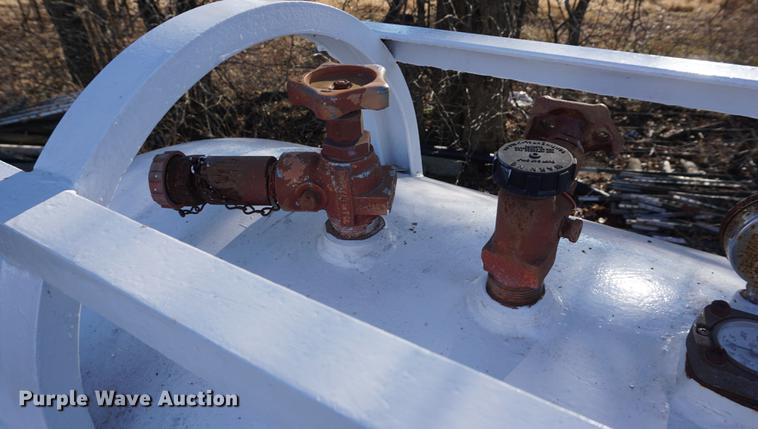 image for item DB0315 Anhydrous ammonia tank