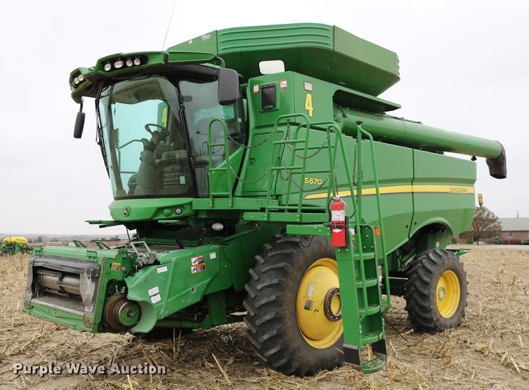 image for item DB1167 2013 John Deere S670 STS combine