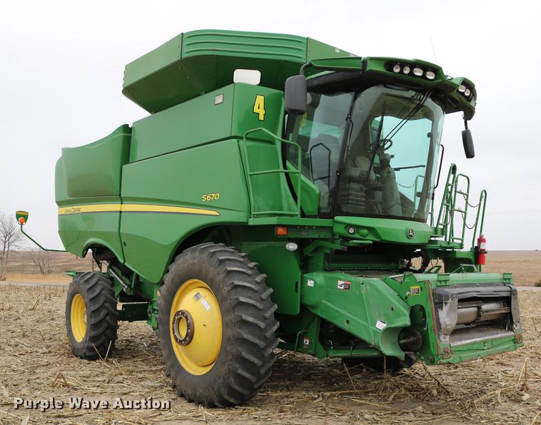 image for item DB1167 2013 John Deere S670 STS combine