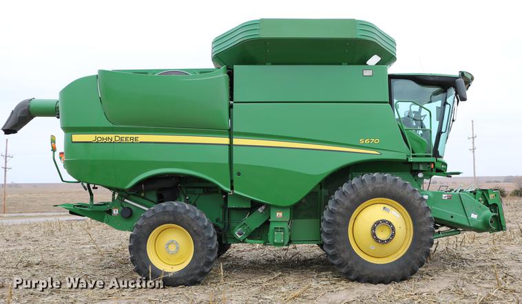 image for item DB1167 2013 John Deere S670 STS combine