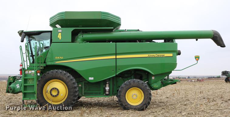 image for item DB1167 2013 John Deere S670 STS combine
