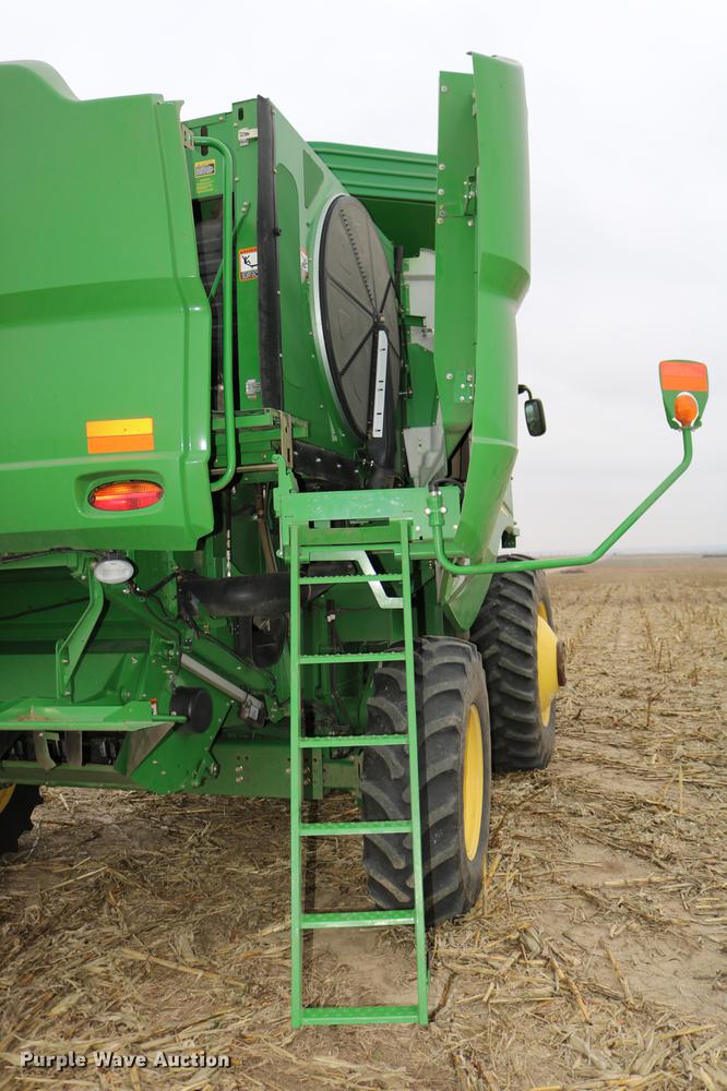 image for item DB1167 2013 John Deere S670 STS combine