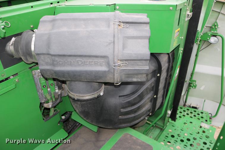 image for item DB1167 2013 John Deere S670 STS combine