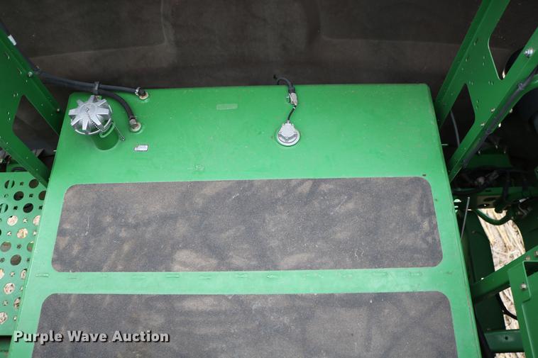 image for item DB1167 2013 John Deere S670 STS combine