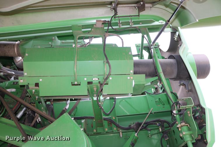 image for item DB1167 2013 John Deere S670 STS combine