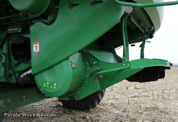 image for item DB1167 2013 John Deere S670 STS combine