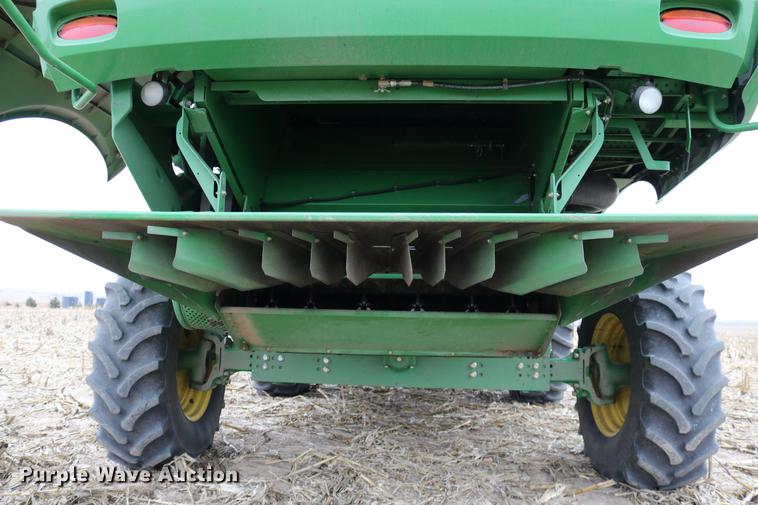image for item DB1167 2013 John Deere S670 STS combine