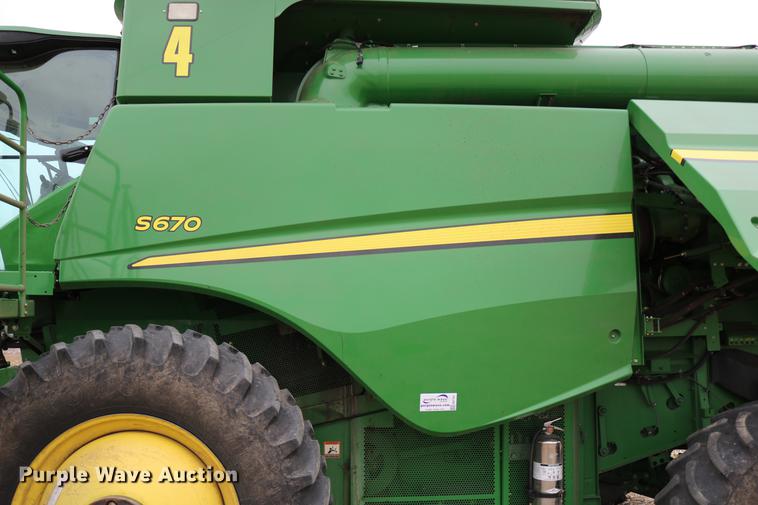 image for item DB1167 2013 John Deere S670 STS combine