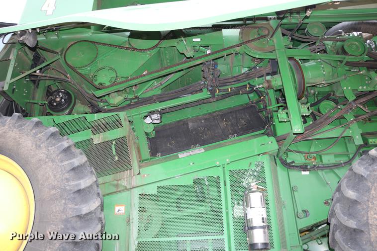 image for item DB1167 2013 John Deere S670 STS combine