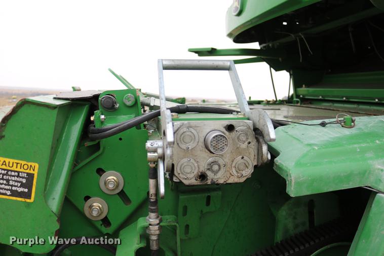 image for item DB1167 2013 John Deere S670 STS combine