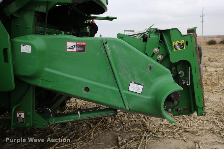 image for item DB1167 2013 John Deere S670 STS combine