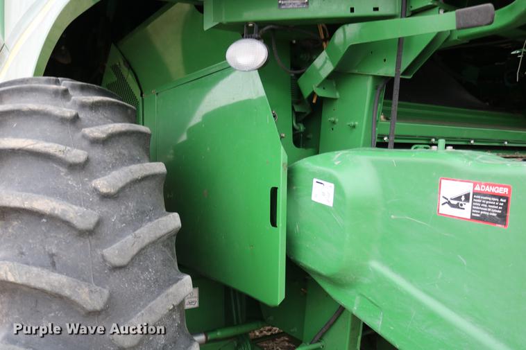 image for item DB1167 2013 John Deere S670 STS combine