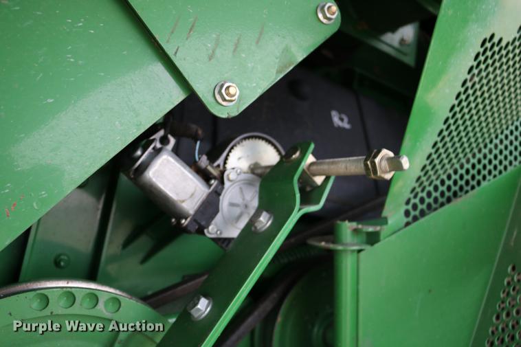 image for item DB1167 2013 John Deere S670 STS combine