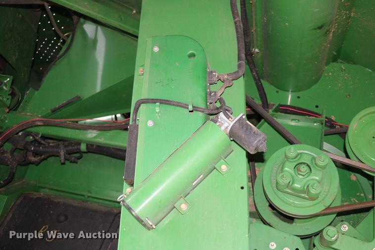 image for item DB1167 2013 John Deere S670 STS combine