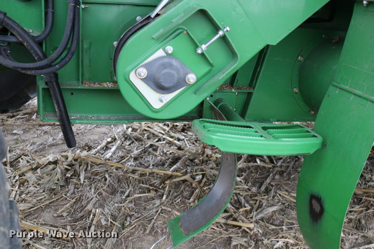 image for item DB1167 2013 John Deere S670 STS combine