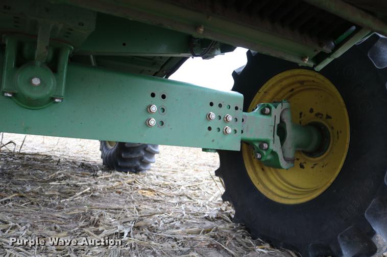 image for item DB1167 2013 John Deere S670 STS combine