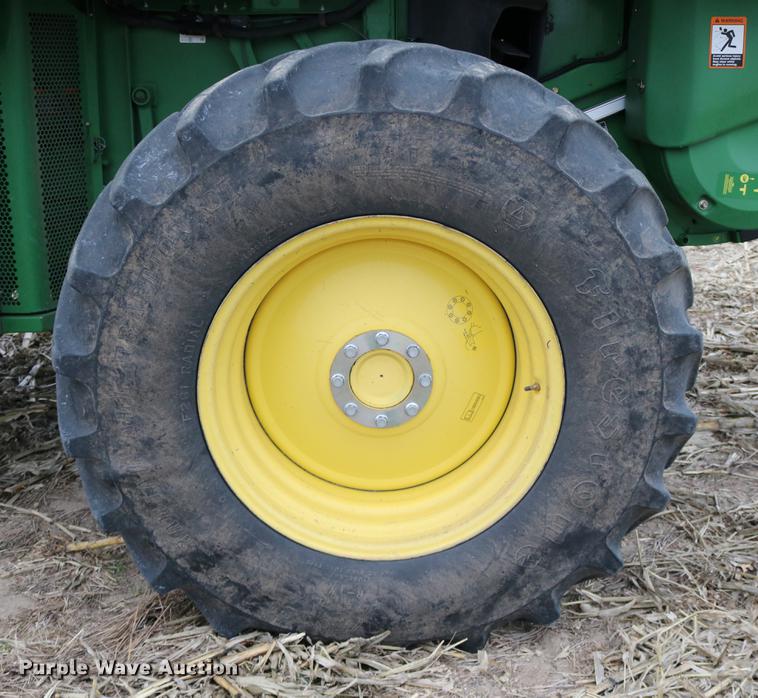 image for item DB1167 2013 John Deere S670 STS combine