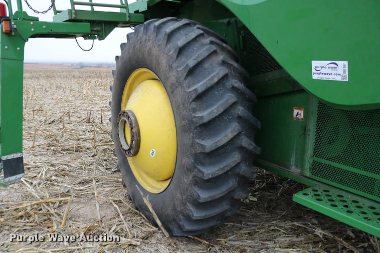 image for item DB1167 2013 John Deere S670 STS combine