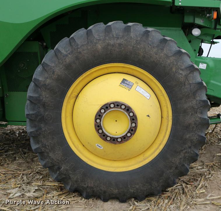 image for item DB1167 2013 John Deere S670 STS combine