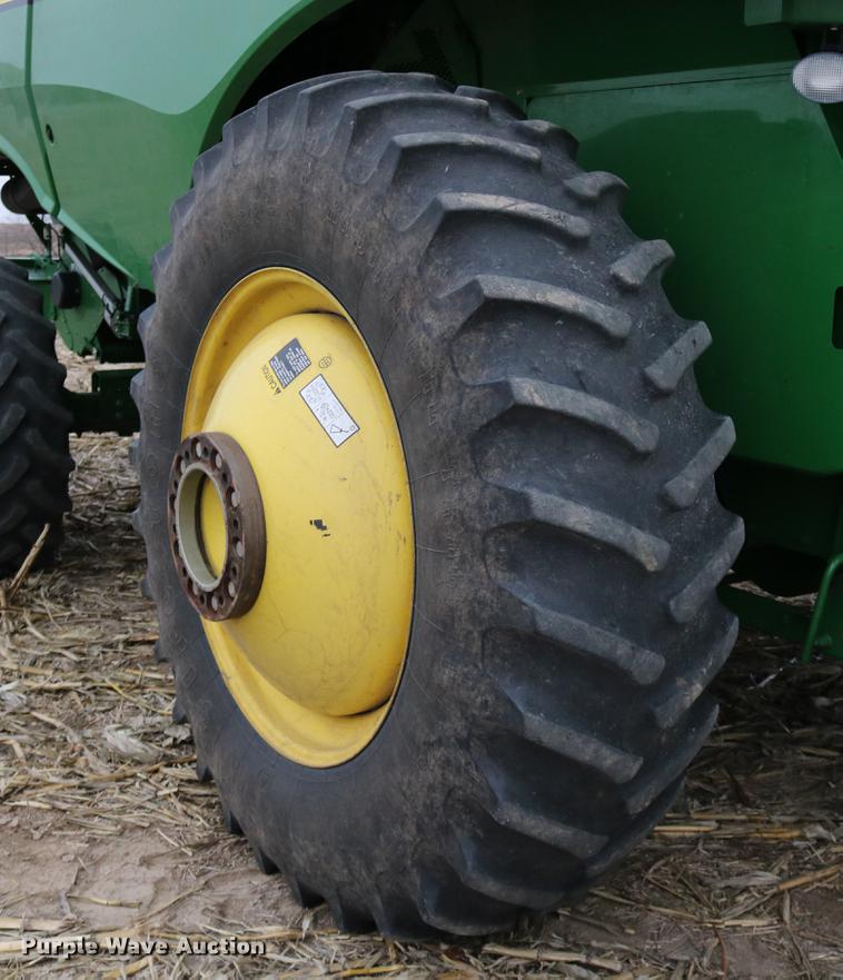 image for item DB1167 2013 John Deere S670 STS combine