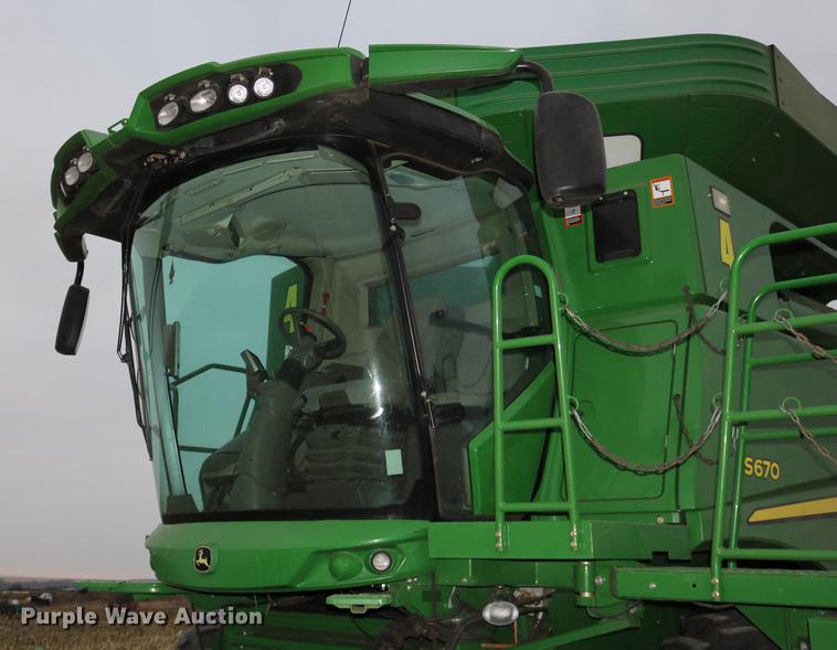 image for item DB1167 2013 John Deere S670 STS combine