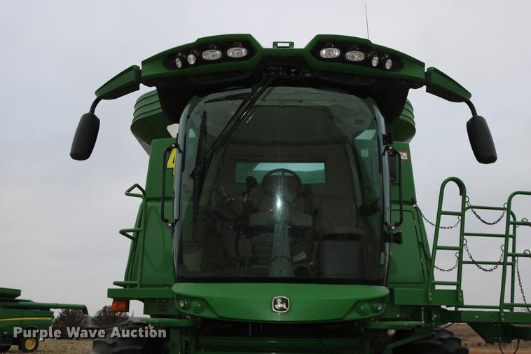 image for item DB1167 2013 John Deere S670 STS combine